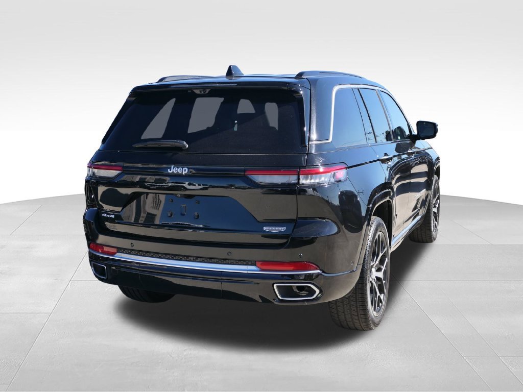 Used 2025 Jeep Grand Cherokee Summit AWD/4WD image 3