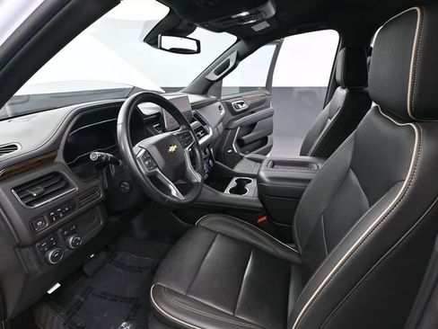 Used 2023 Chevrolet Suburban Premier image 27