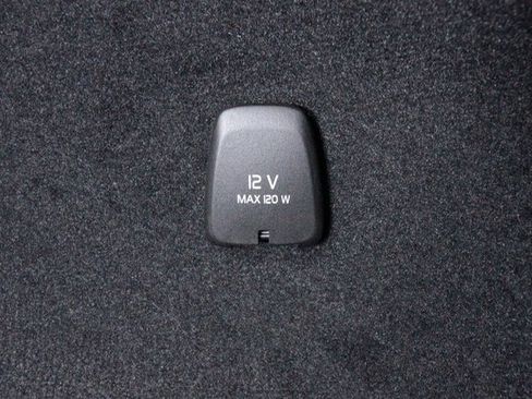 Certified 2025 Volvo XC90 T8 Plus w/ Protection Package Premier image 30