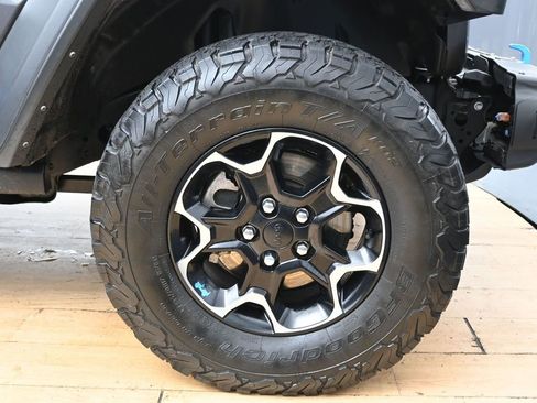 Used 2022 Jeep Wrangler Unlimited Rubicon 4xe AWD/4WD image 15