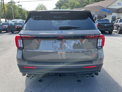 New 2026 Ford Explorer ST w/ Sun And Sound Package AWD/4WD image 9
