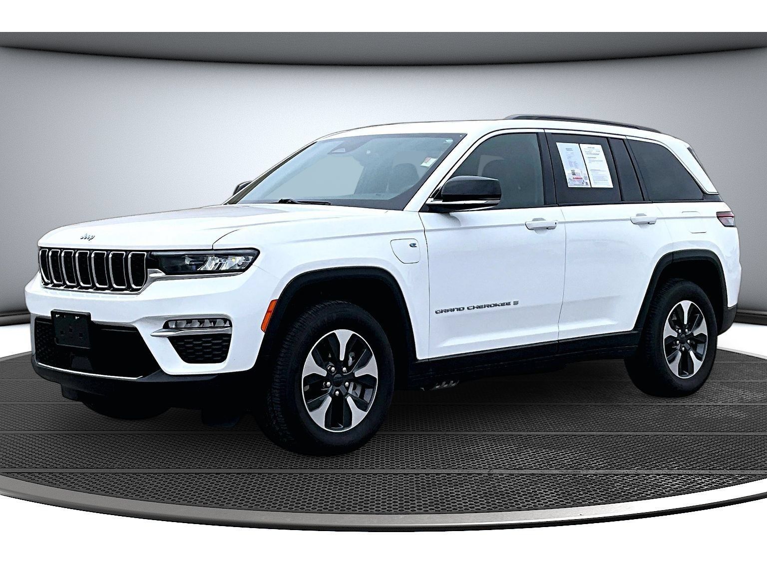 Certified 2024 Jeep Grand Cherokee Limited 4xe AWD/4WD image 16