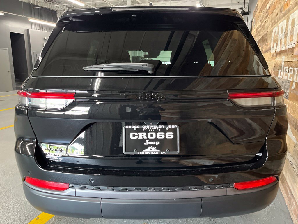 New 2026 Jeep Grand Cherokee 4WD image 17