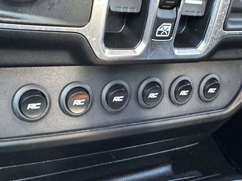 Used 2022 Jeep Gladiator Overland w/ Popular Equipment Package image 21