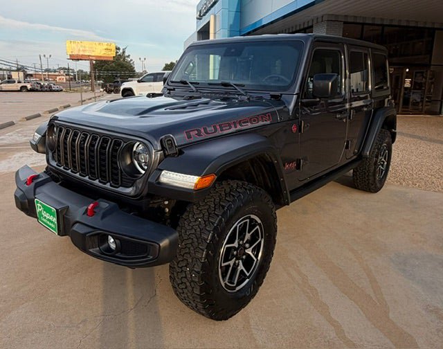 Used 2024 Jeep Wrangler Unlimited Rubicon w/ Technology Group AWD/4WD image 5