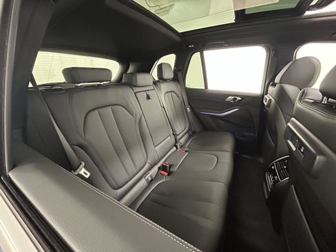 Used 2022 BMW X5 xDrive40i w/ Premium Package image 40