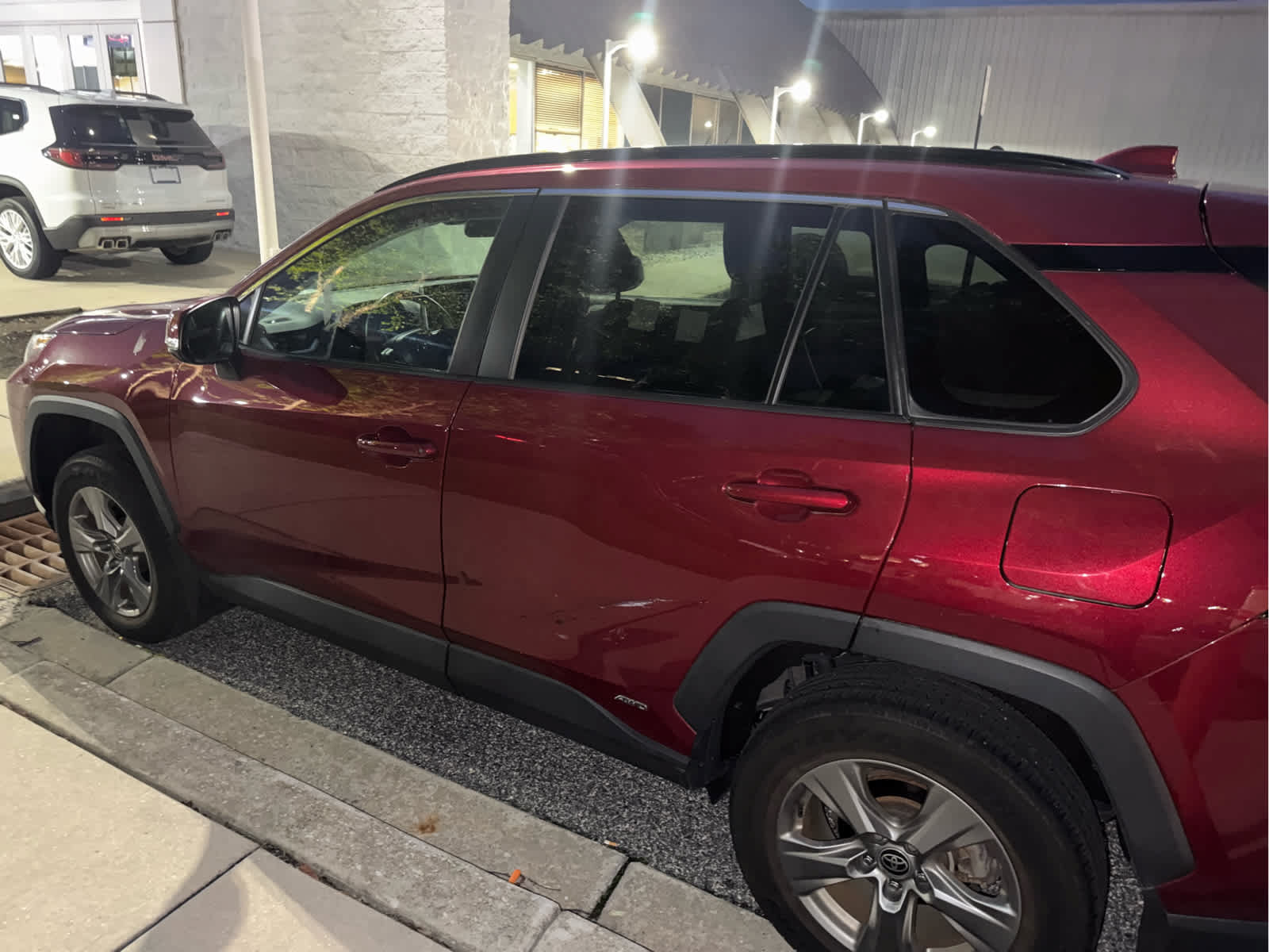 Used 2023 Toyota RAV4 XLE w/ Convenience Package AWD/4WD image 4