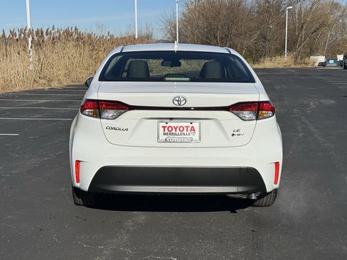 Used 2026 Toyota Corolla LE image 7