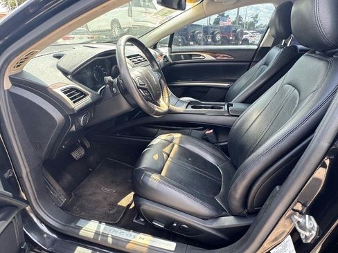 Used 2015 Lincoln MKZ FWD image 9