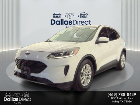 Used 2020 Ford Escape SE image 2