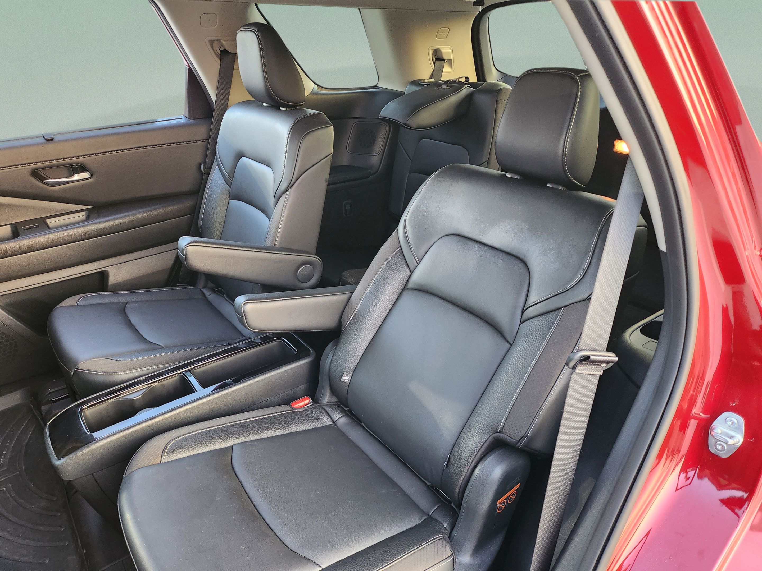 Used 2024 Nissan Pathfinder SL w/ SL Premium Package FWD image 21