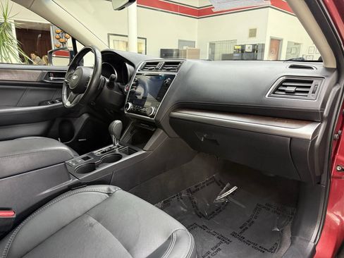 Used 2018 Subaru Outback 2.5i Limited AWD/4WD image 18