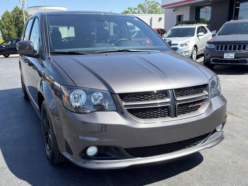 Used 2019 Dodge Grand Caravan GT w/ Safety Sphere Group FWD image 4