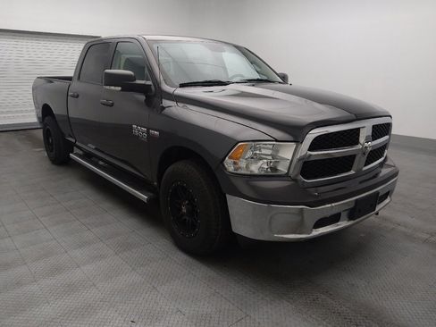 Used 2020 RAM 1500 Classic SLT w/ Luxury Group image 13