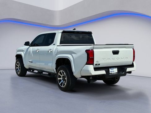 Used 2025 Toyota Tacoma SR5 AWD/4WD image 6