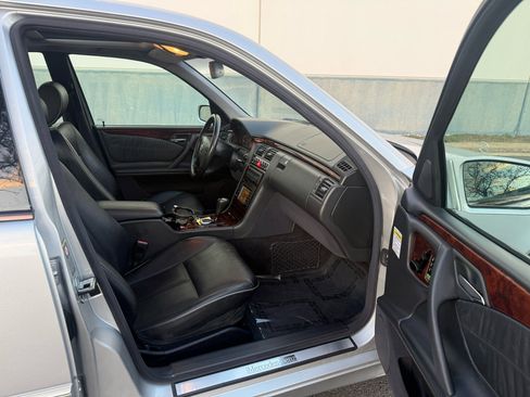 Used 2000 Mercedes-Benz E 430 Sedan image 18