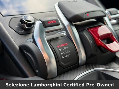 Used 2024 Lamborghini Urus Performante AWD/4WD image 37