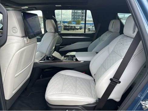New 2026 Cadillac Escalade Platinum Sport AWD/4WD image 27