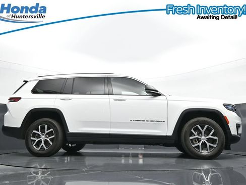 Used 2023 Jeep Grand Cherokee L Limited w/ Luxury Tech Group II AWD/4WD image 35
