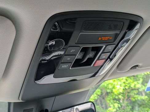 Used 2023 Kia Carnival SX Prestige FWD image 27