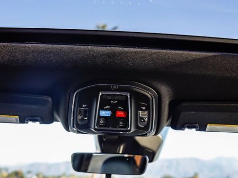 New 2025 Jeep Grand Cherokee L Altitude image 17