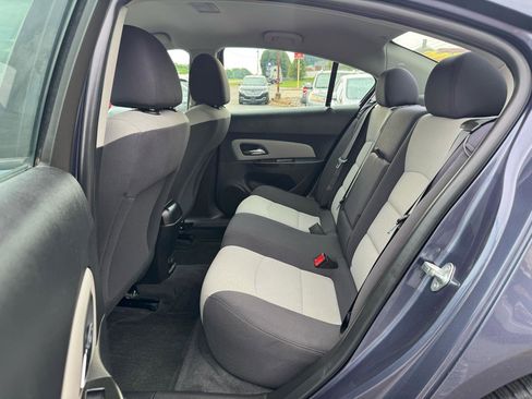 Used 2014 Chevrolet Cruze LS FWD image 12