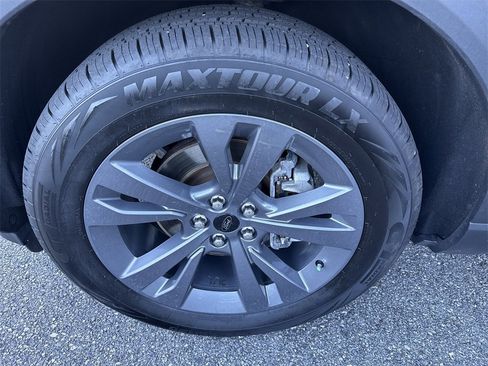 Used 2023 Ford Explorer XLT w/ Equipment Group 202A image 11