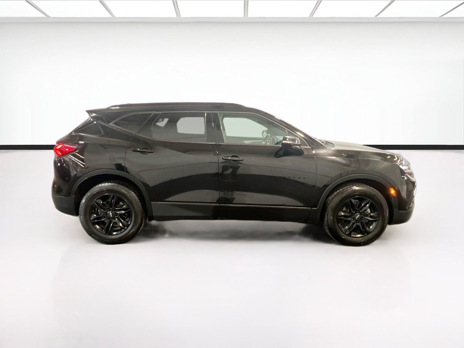Used 2021 Chevrolet Blazer LT w/ Sound & Technology Package FWD image 24