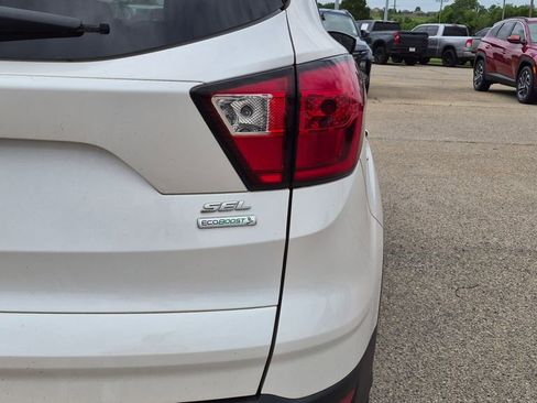 Used 2019 Ford Escape SEL FWD image 9