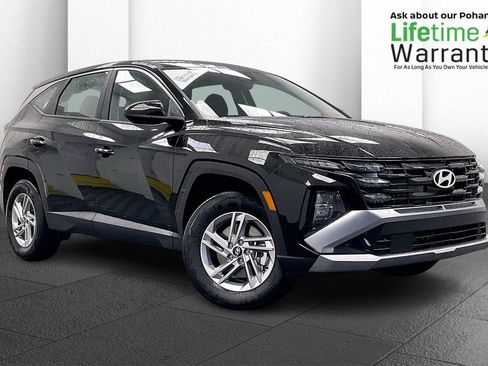 Used 2025 Hyundai Tucson SE image 1