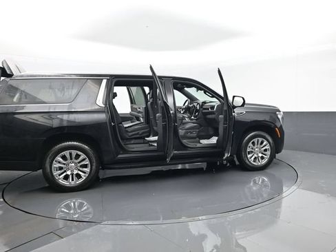 Used 2025 GMC Yukon XL Denali AWD/4WD image 35