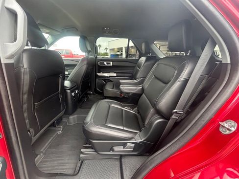 Used 2022 Ford Explorer XLT w/ Equipment Group 202A image 33