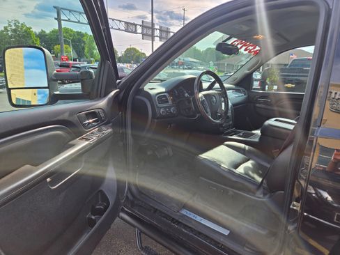 Used 2014 GMC Sierra 2500 Denali w/ Snow Plow Prep Package image 6