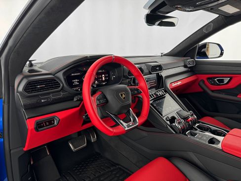 Used 2022 Lamborghini Urus image 17