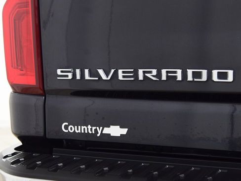 Certified 2024 Chevrolet Silverado 2500 LTZ w/ LTZ Premium Package image 27