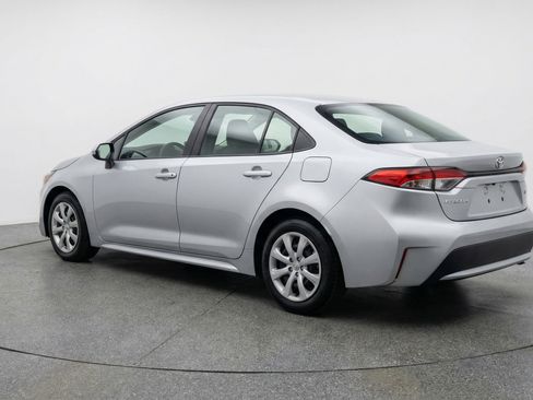 Used 2025 Toyota Corolla LE image 6