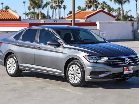 Used 2019 Volkswagen Jetta S w/ Driver Assistance Package image 4