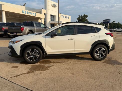 Used 2024 Subaru Crosstrek 2.0i Premium AWD/4WD image 2