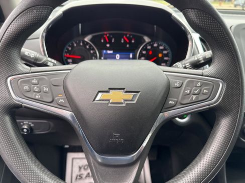 Used 2020 Chevrolet Equinox LT image 18