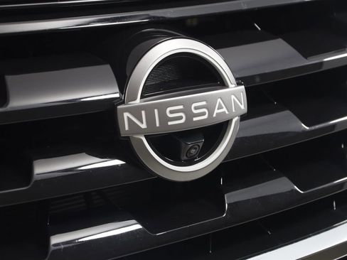 Used 2024 Nissan Armada Platinum w/ Captain's Chairs Package image 19