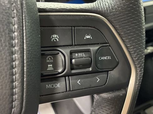 Used 2025 Toyota Tacoma TRD Off-Road image 15