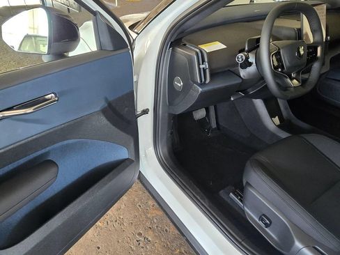 New 2025 Volvo EX30 Ultra w/ Protection Package Premier AWD/4WD image 19