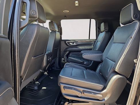 Used 2022 Chevrolet Suburban Premier AWD/4WD image 15