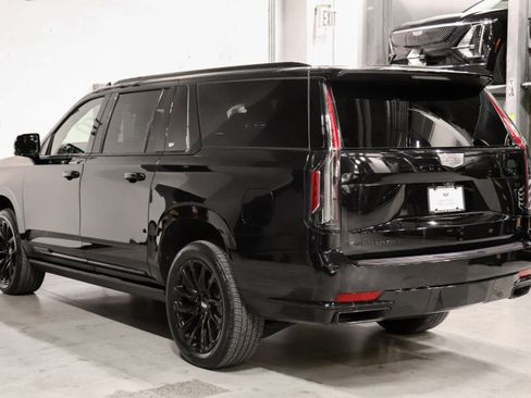 Used 2023 Cadillac Escalade ESV Sport Platinum w/ LPO, ONYX Package image 3