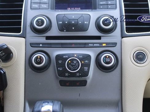 Used 2016 Ford Taurus SEL FWD image 18