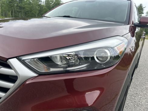 Used 2017 Hyundai Tucson SE Plus AWD/4WD image 9