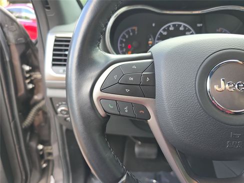 Used 2021 Jeep Grand Cherokee Laredo RWD image 33