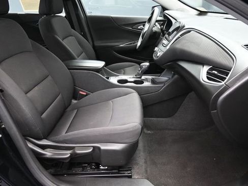Used 2025 Chevrolet Malibu LT FWD image 32