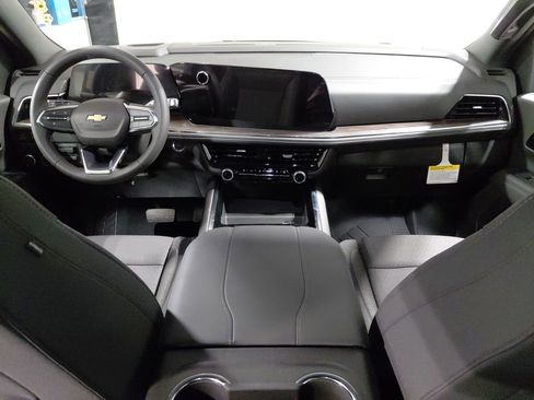New 2026 Chevrolet Suburban LS w/ LS Custom Edition AWD/4WD image 3