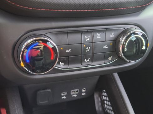 Used 2022 Chevrolet TrailBlazer RS FWD image 14